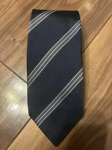 유나이티드 애로우즈 네이비 스트라이프 실크 넥타이