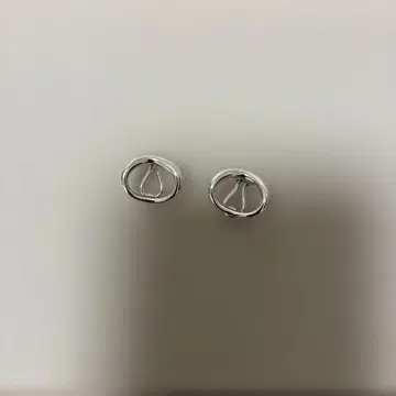 실버 소재 심플 귀찌