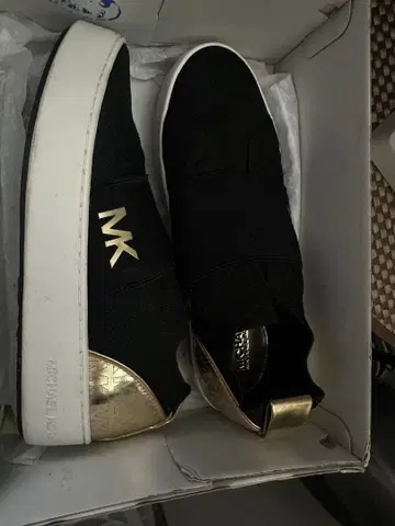 Michael Kors 블랙 슬립온 스니커즈