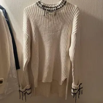 ZARA 리브 화이트 스웨터 프린지