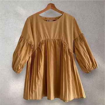 [럭셔리해 보이는!] AYISHANGFUSHI 베이지 플리츠 튜닉 반소매