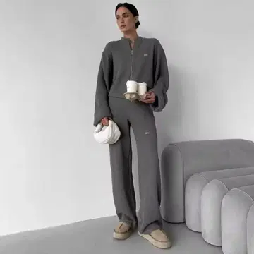 alo 리브 그레이 스웨트 팬츠