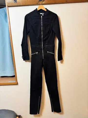 ZARA 블랙 지퍼 올인원