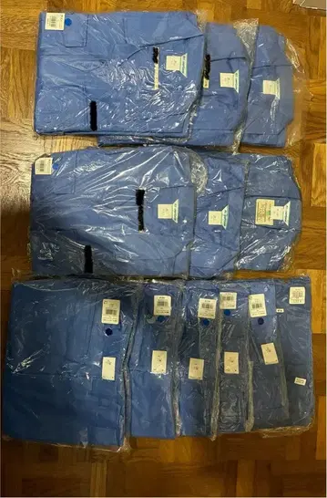 파란 작업복 12벌