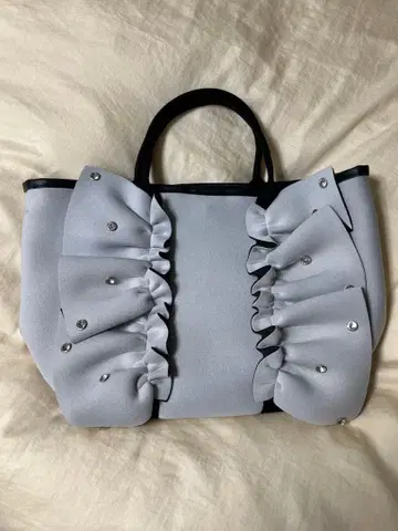 RAPTURE 프릴 장식 라이트 그레이 토트백