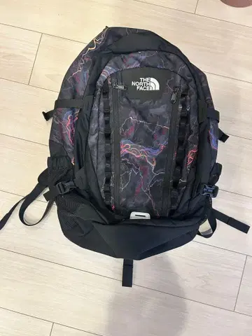THE NORTH FACE 백팩 블랙/멀티 컬러