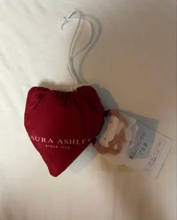 단종 레어 미사용 새상품 로라 애슐리 헬로키티 콜라보 에코백