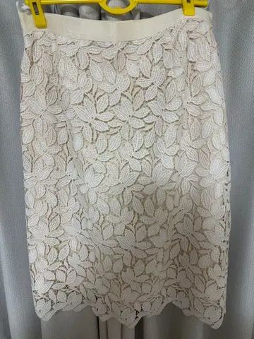 [ 미사용 새상품 ] Rose Tiara 아이보리 레이스 스커트 46