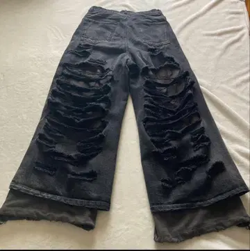 GRANCY 그랑시 맨투맨 도킹 디자인 데미지 배기 데님 팬츠