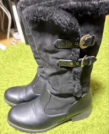 A.V .V 퍼 블랙 부츠 LL