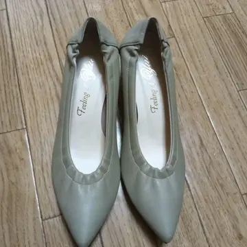 Feeling of Beauty 라이트 그레이 플랫슈즈