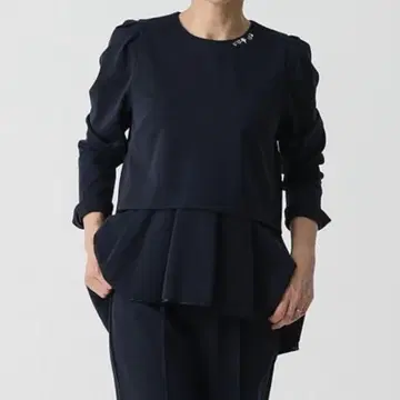 [ CHONO ] 페플럼 블라우스 네이비 긴팔 퍼프 슬리브 플레어 개더