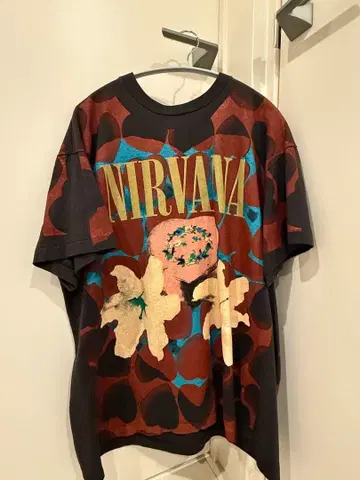 NIRVANA 티셔츠