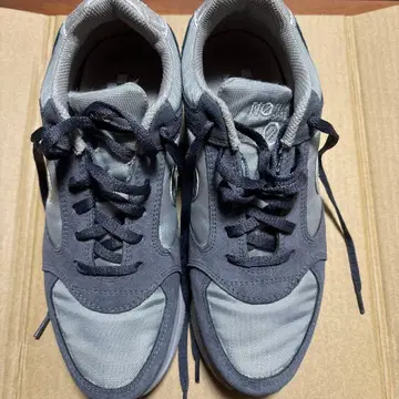 노네임 그레이 스니커즈