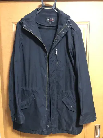 아네스베 모즈 코트