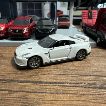 토미카 프리미엄 GT-R