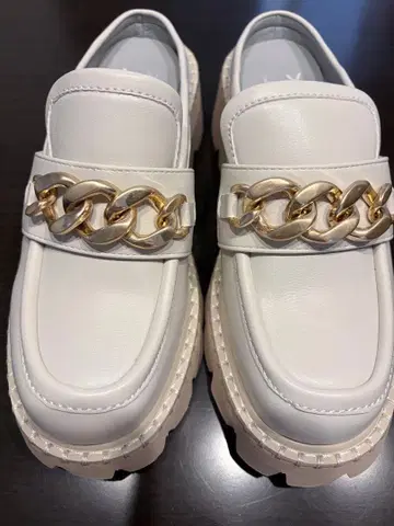 키다리 아저씨 화이트 로퍼 통굽