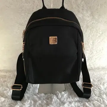 새상품급 MOM 미니 백팩 블랙 포켓 다수