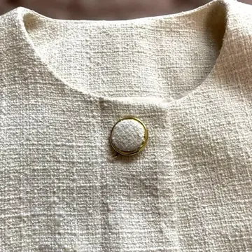 골드 버튼 트위드 노카라 롱 자켓