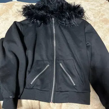 블랙 인조 모피 후드티