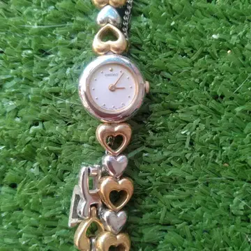 SEIKO 하트 모티브 쿼츠 시계