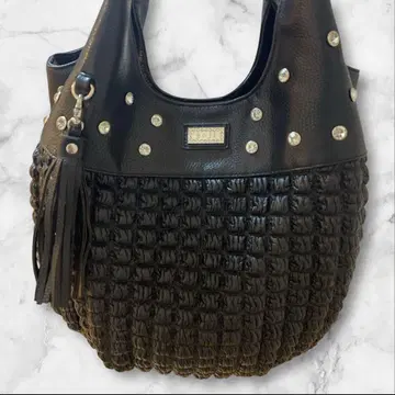 새상품급 이타리야 태슬 부착 퀼팅 조절 숄더 토트백 숄더 가능