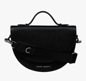 미사용 새상품 택 포함 Status Anxiety 숄더백 소가죽