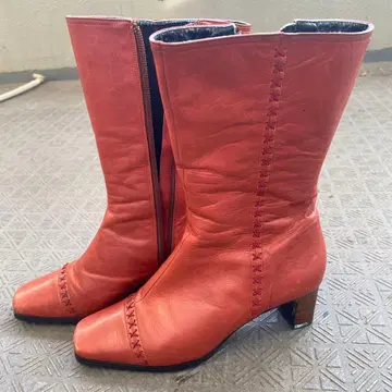 빨간색 가죽 부츠