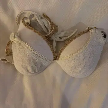 d.i.a의 보일 듯 말 듯한 브라