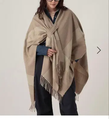 [ 새상품급 ] Elura 엘루라 체크 프린지 케이프 스톨 베이지