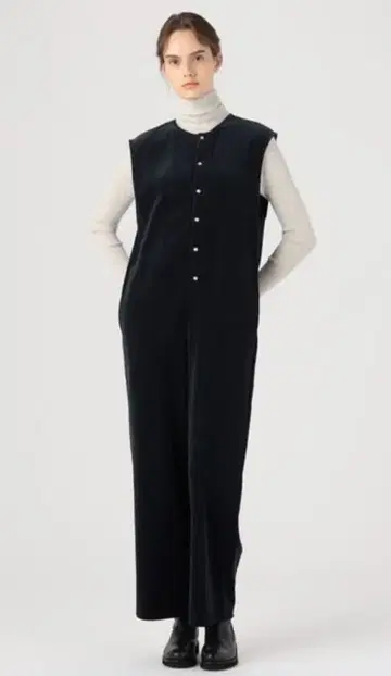 새상품급 투모로우랜드 맥피 살로펫 벨로아 올인원