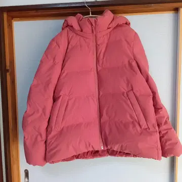 유니클로 핑크 후드 부착 다운 90% 자켓
