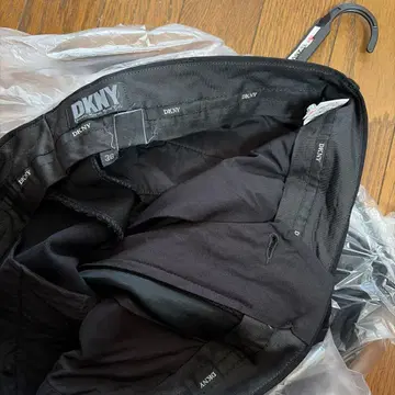 DKNY 블랙 슬랙스 36