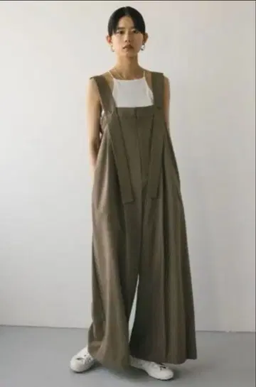 올리브 그린 살로펫 와이드 레그