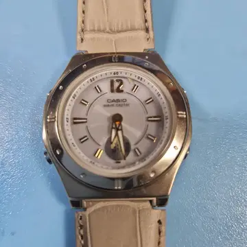 CASIO 터프 솔라 손목시계 화이트