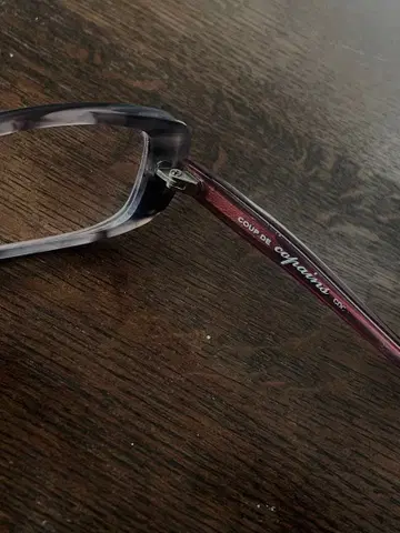 coup de copains 수지 안경 블랙&레드 각인 있음 메가네이치바