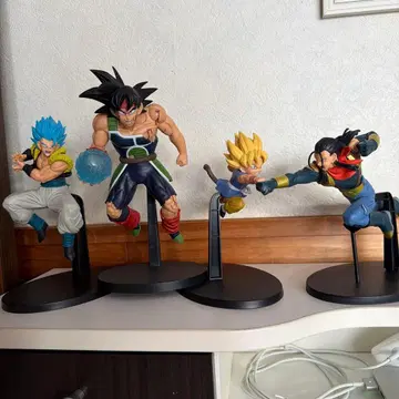 드래곤볼 피규어 4개 세트 낱개 판매 불가