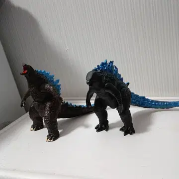 고질라 피규어 2체 세트