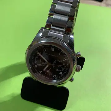 유나이티드 애로우즈 손목시계 배터리 방전