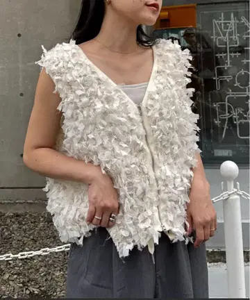 새상품 화이트 프린지 디자인 베스트 차오패닉