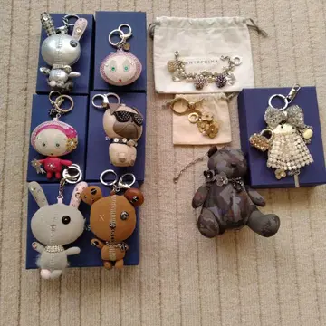 ANTEPRIMA 참 포함 키링