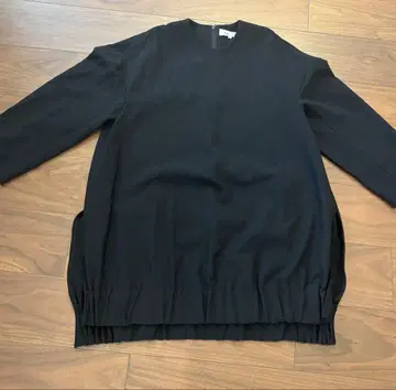 블랙 긴팔 상의