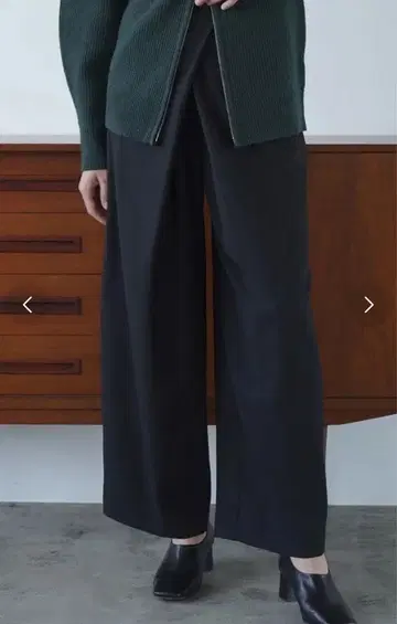 CLANE 크로스 턱 와이드 팬츠