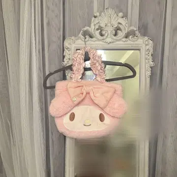 Maison de FLEUR 마이멜로디 퍼 백