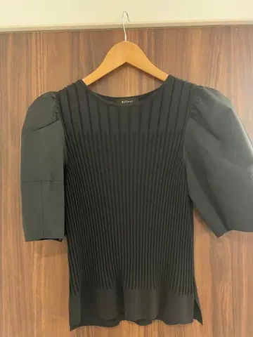 Reflect 블랙 플리츠 퍼프 슬리브 상의 사이즈 9