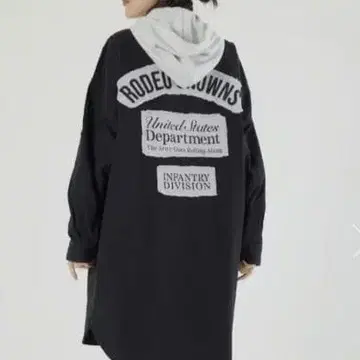 RODEO CROWNS 블랙 후드 부착 드레스