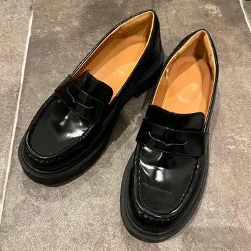 블랙 통굽 로퍼 UNIQLO