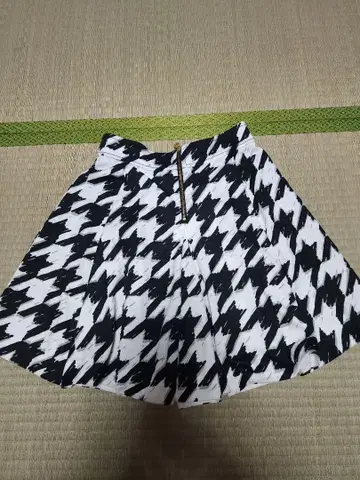 새상품급 BLUE LABEL CRESTBRIDGE 올 패턴 큐롯 스커트