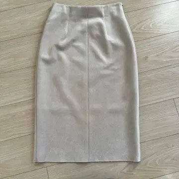 노리즈 스웨이드 느낌 타이트 스커트 38 사이즈