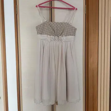 베이지 슬립 드레스 리본 포함